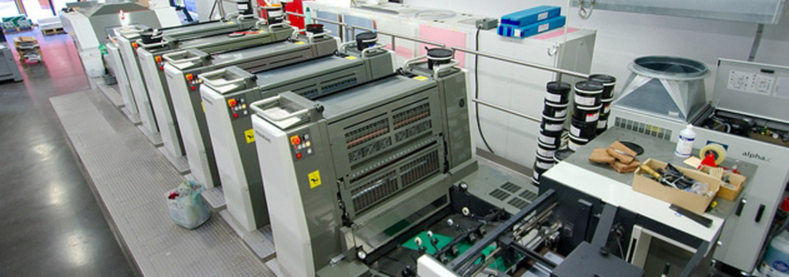 Salle de presse offset — production d’imprimés commerciaux